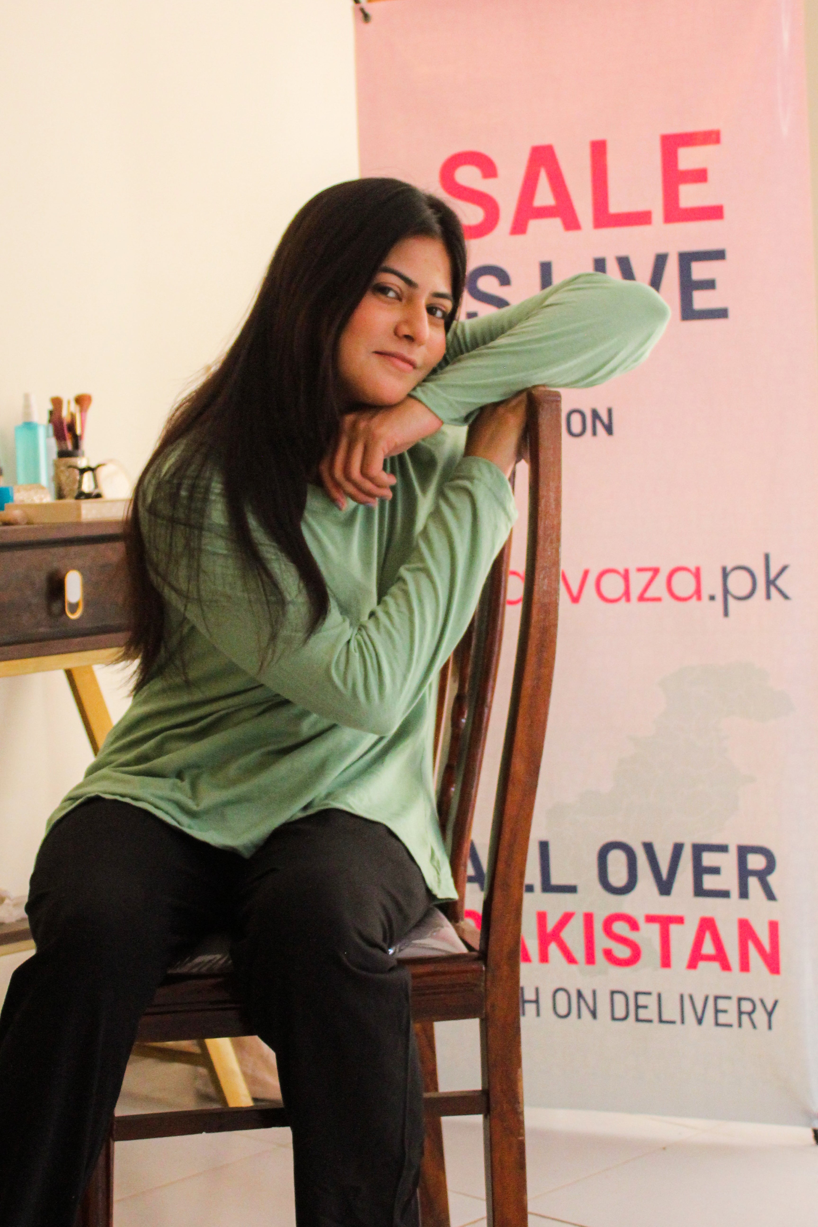 Helnay T-Shirt with Black Pajama