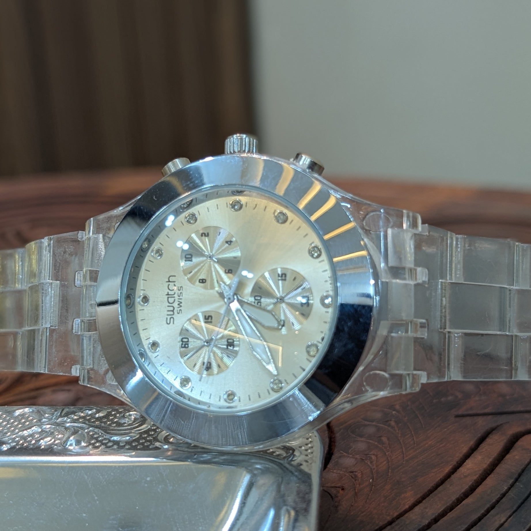 CrystalClear Acrylic Watch – Premium Unisex Edition