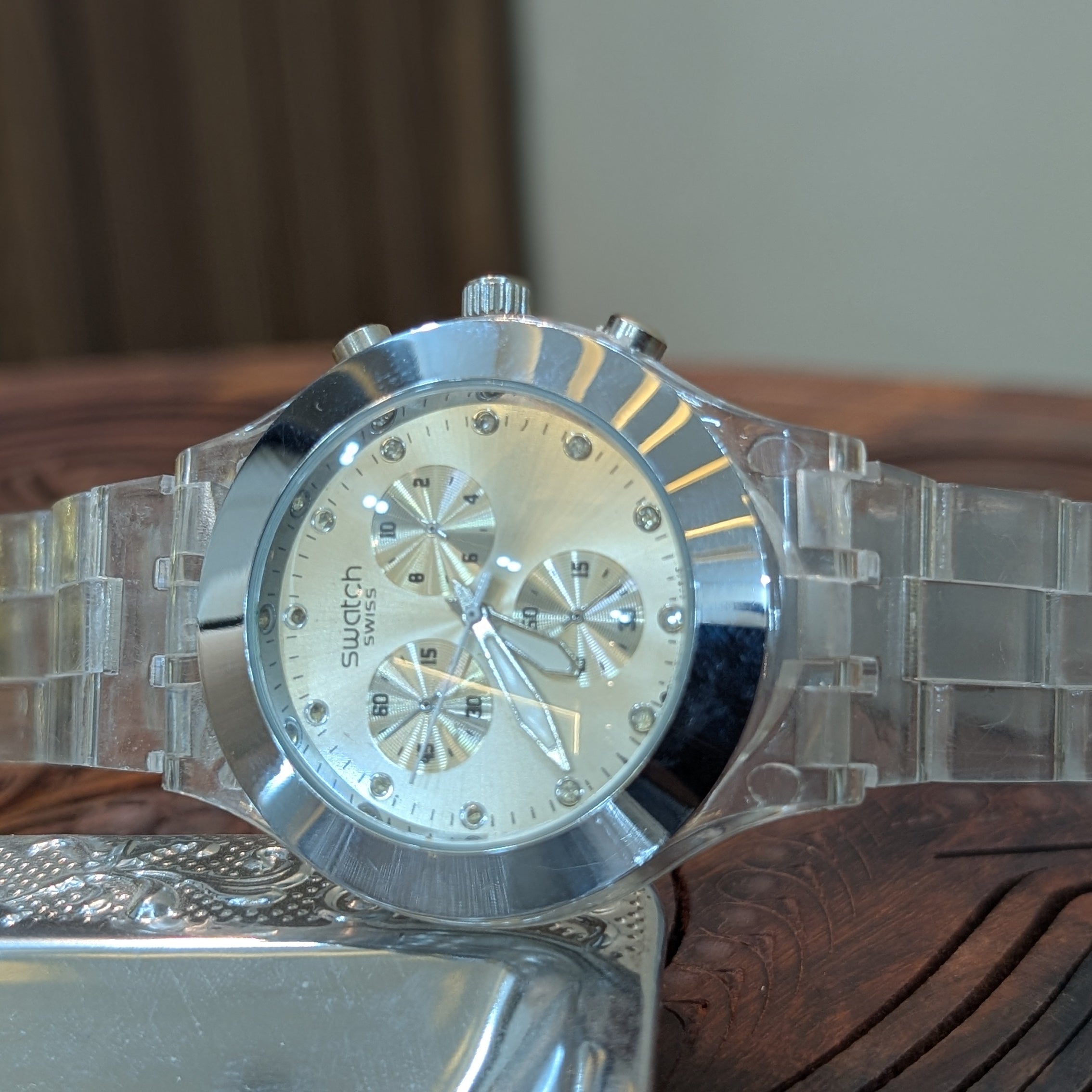 CrystalClear Acrylic Watch – Premium Unisex Edition