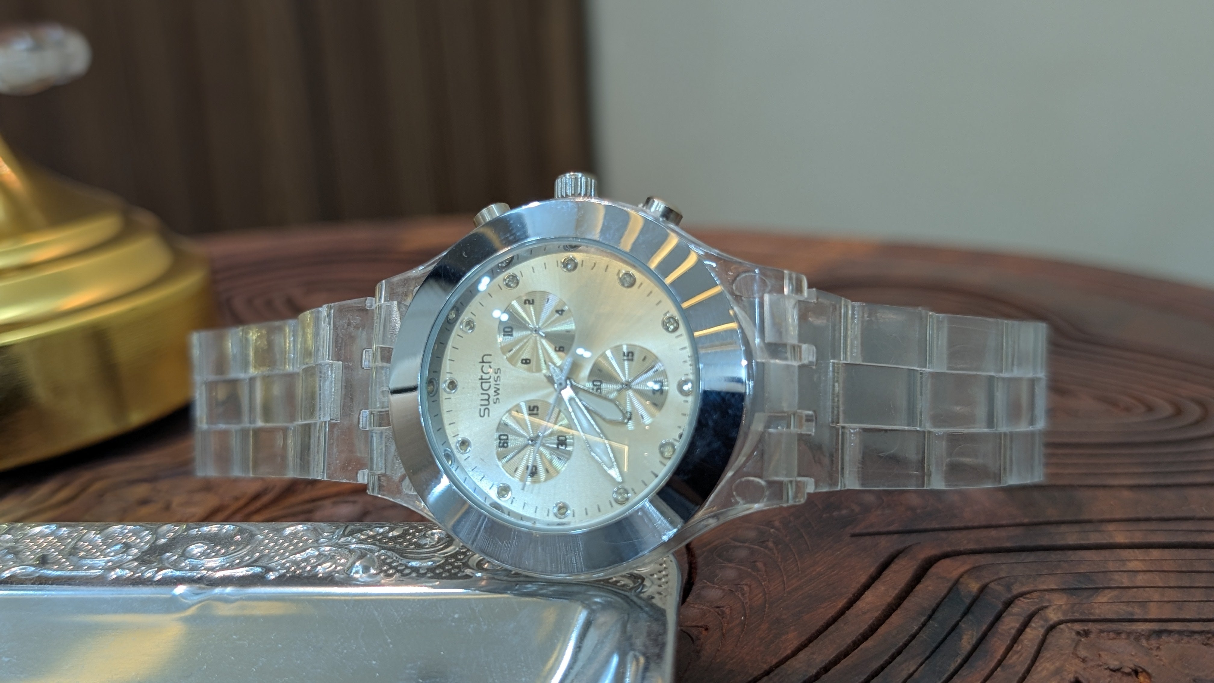 CrystalClear Acrylic Watch – Premium Unisex Edition