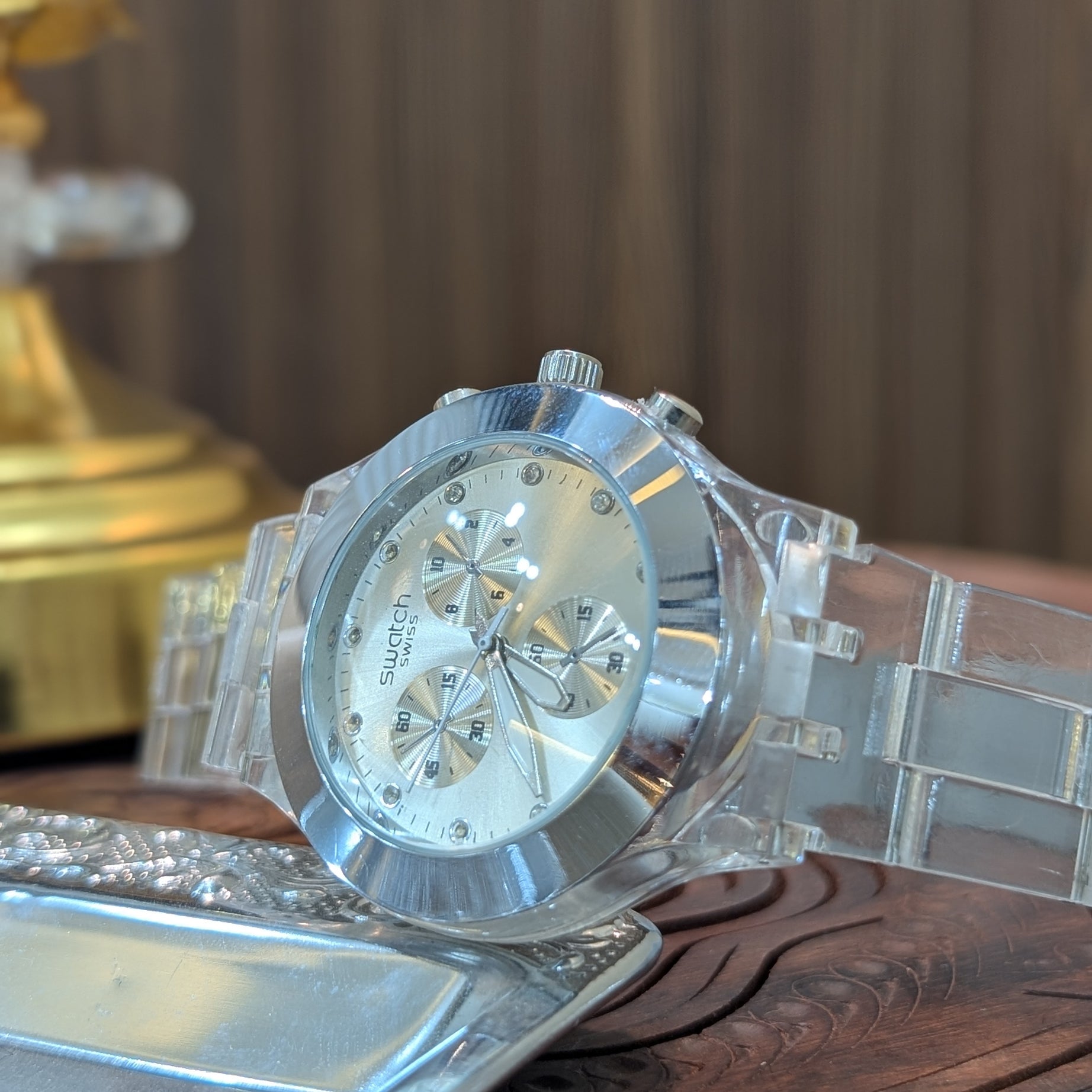 CrystalClear Acrylic Watch – Premium Unisex Edition