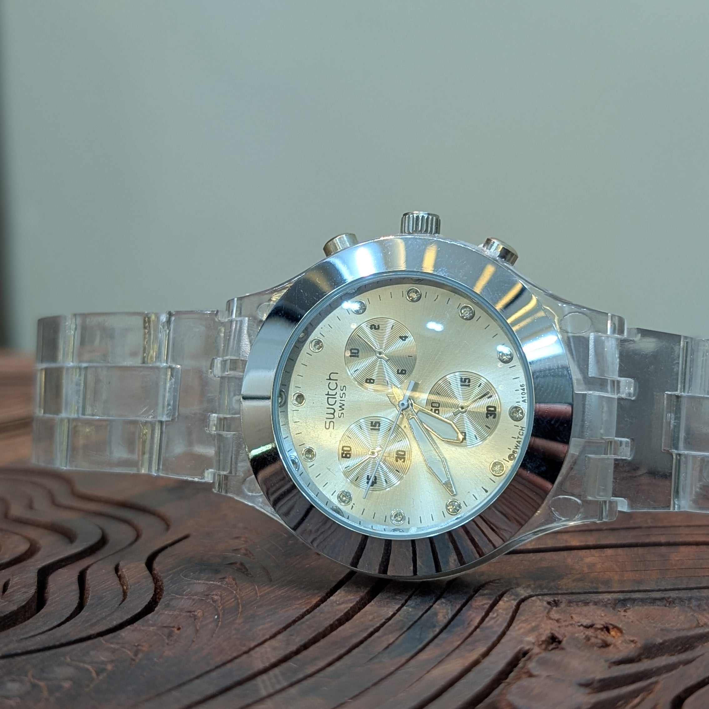 CrystalClear Acrylic Watch – Premium Unisex Edition