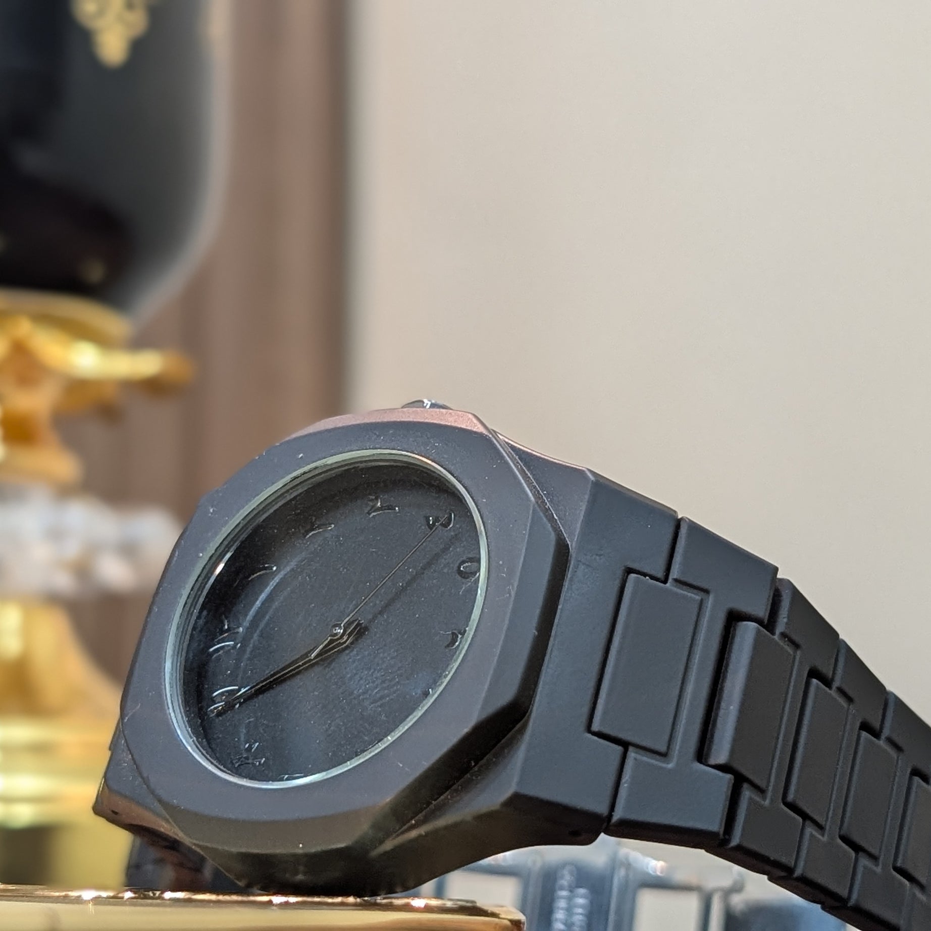 Black Royal Arabic Aura Watch