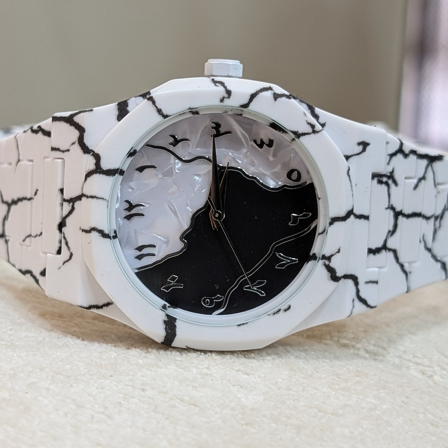 White Classic Arabic Aura – Marble Storm Edition