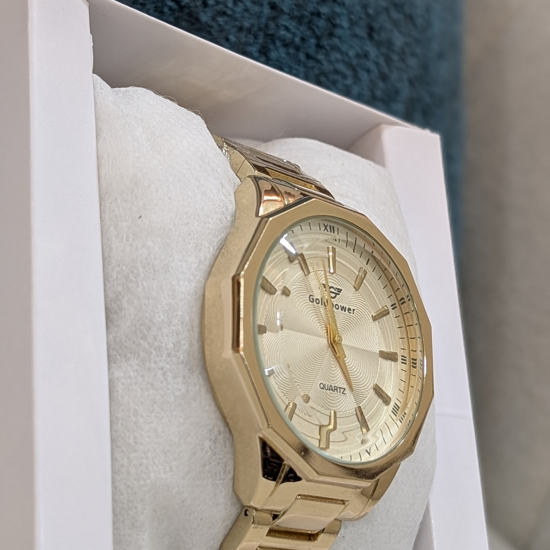 Luxe Chrono Gold Watch Timeless Luxury