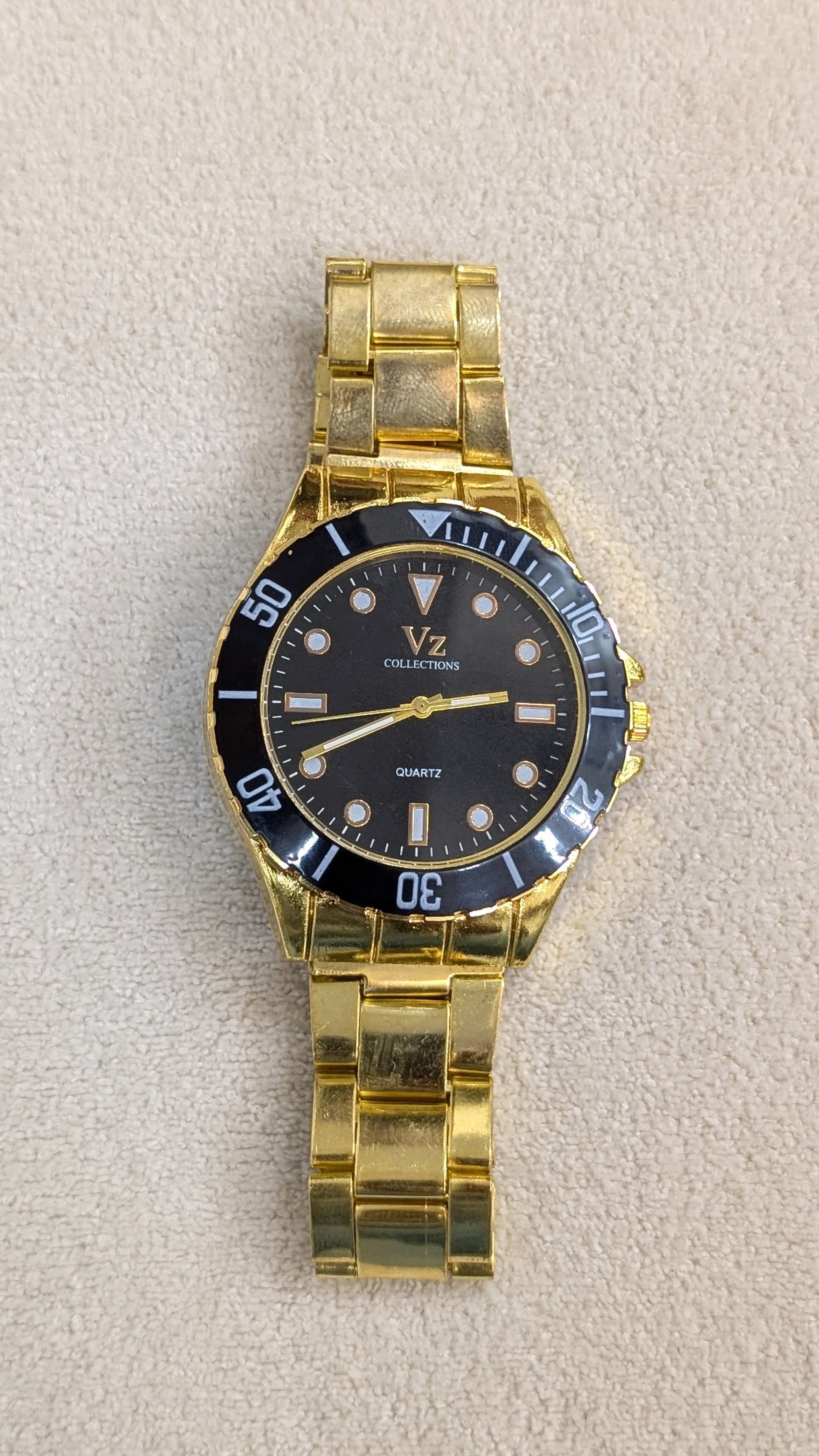 VZ Aurelia Golden Round Black Man Watch