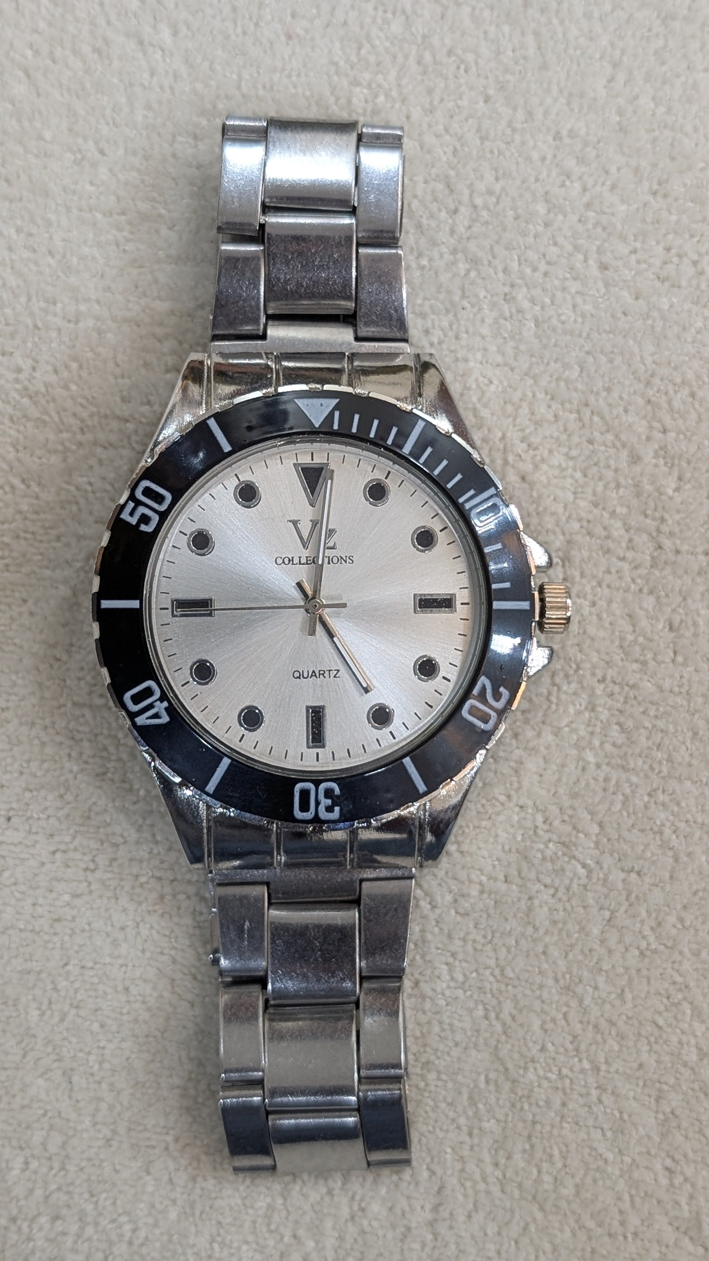 VZ Aurelia Silver Black Round Man Watch