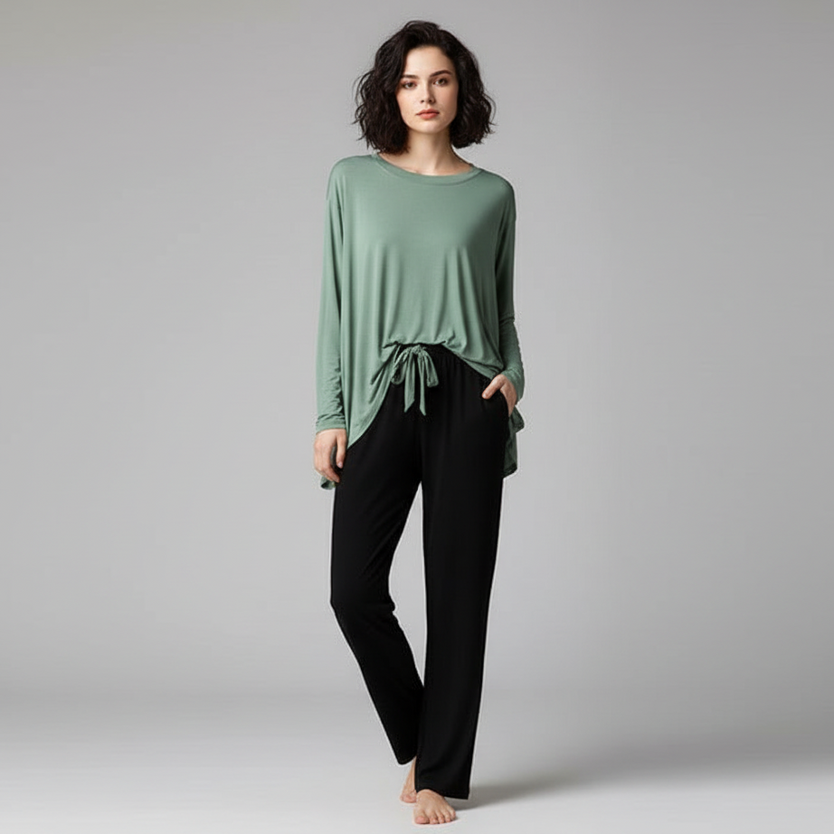 Helnay T-Shirt with Black Pajama