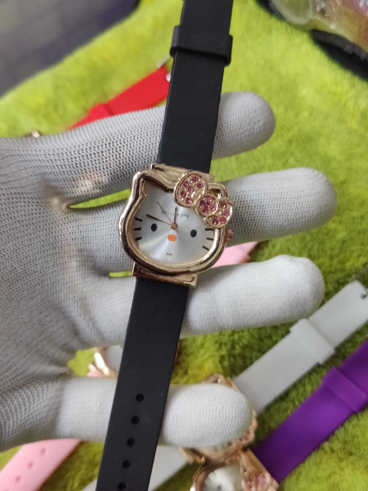 Beautiful Hello Kitty A86 Cartoon Cat Shaped Clock Dial Analog Wristwatch For Women