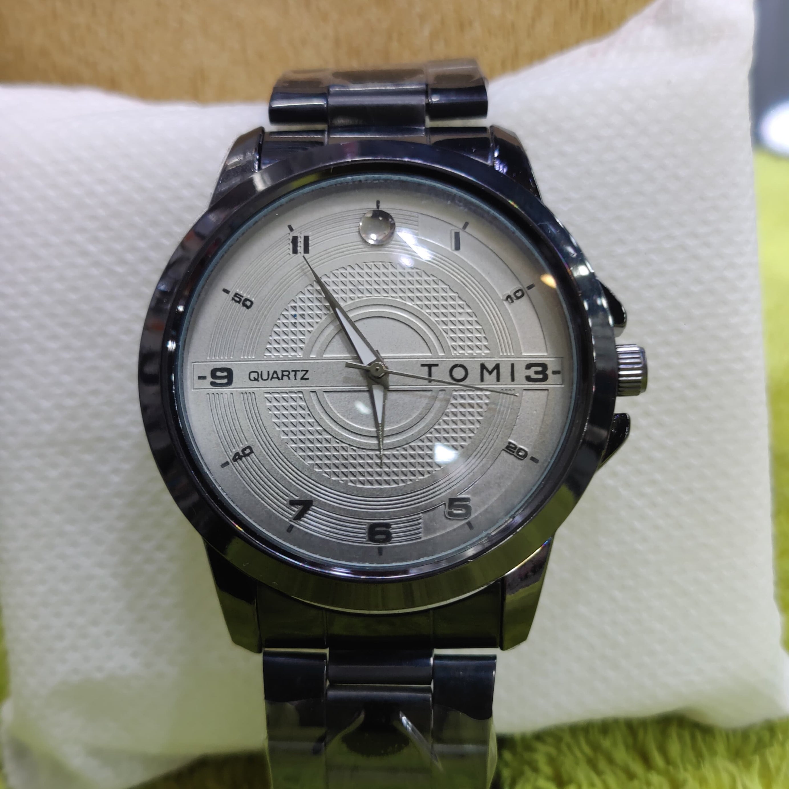 Tomi Quartz Stainless Steal New Look Clock Dial Analog Wristwatch For Men