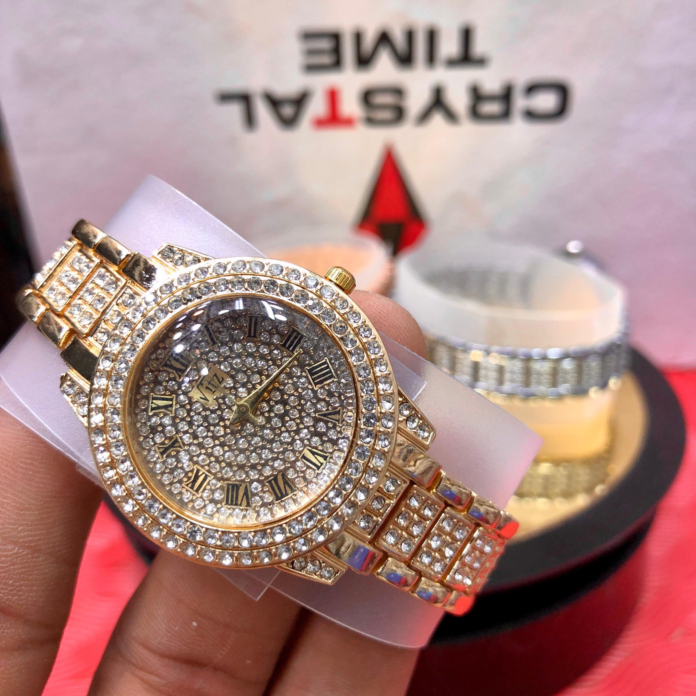 Unisex Diamond Quartz Watch (Golden & Silver)