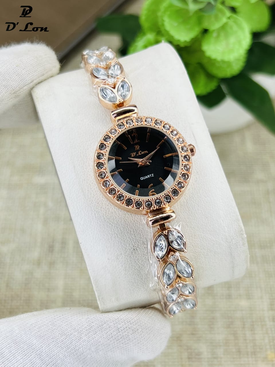 Women’s Luxury Bracelet Diamond Quartz Watch (Random Color Combo)