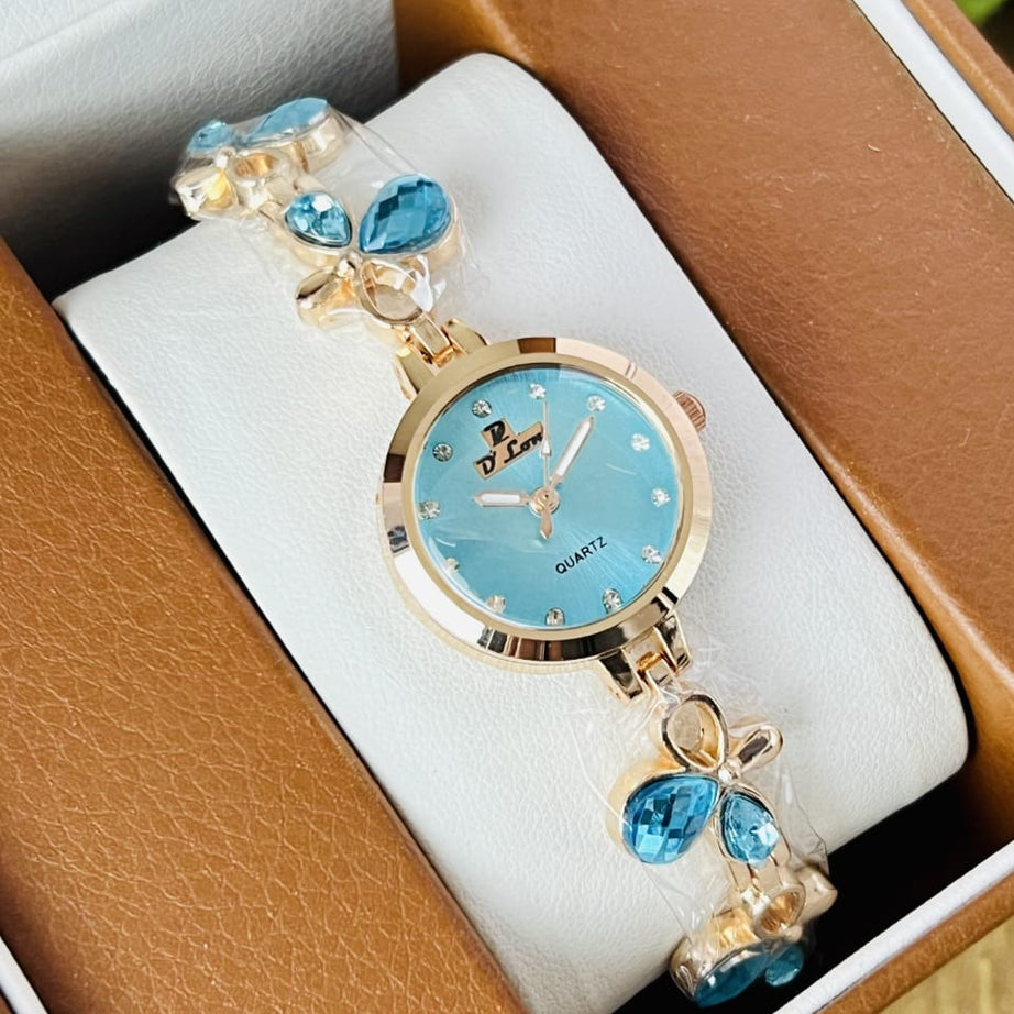 Women’s Flower Bracelet Quartz Watch (Random Color Combo)