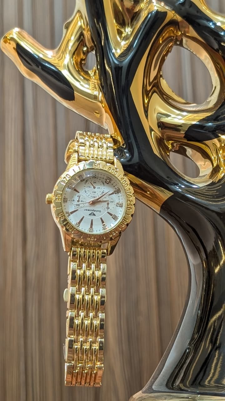 Gold Aurum Nova Watch – Luxury Edition