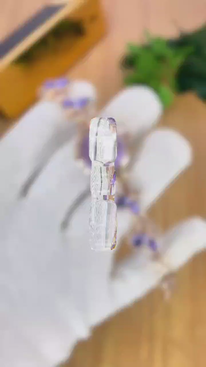 Women’s Flower Bracelet Quartz Watch (Random Color Combo)