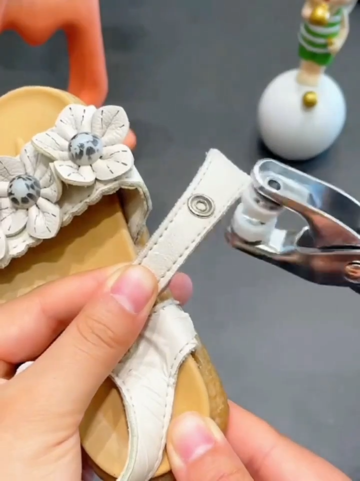 Full Body Metal Snap Button Set with Hand Pressure Plier Button Press Tool Rs 999